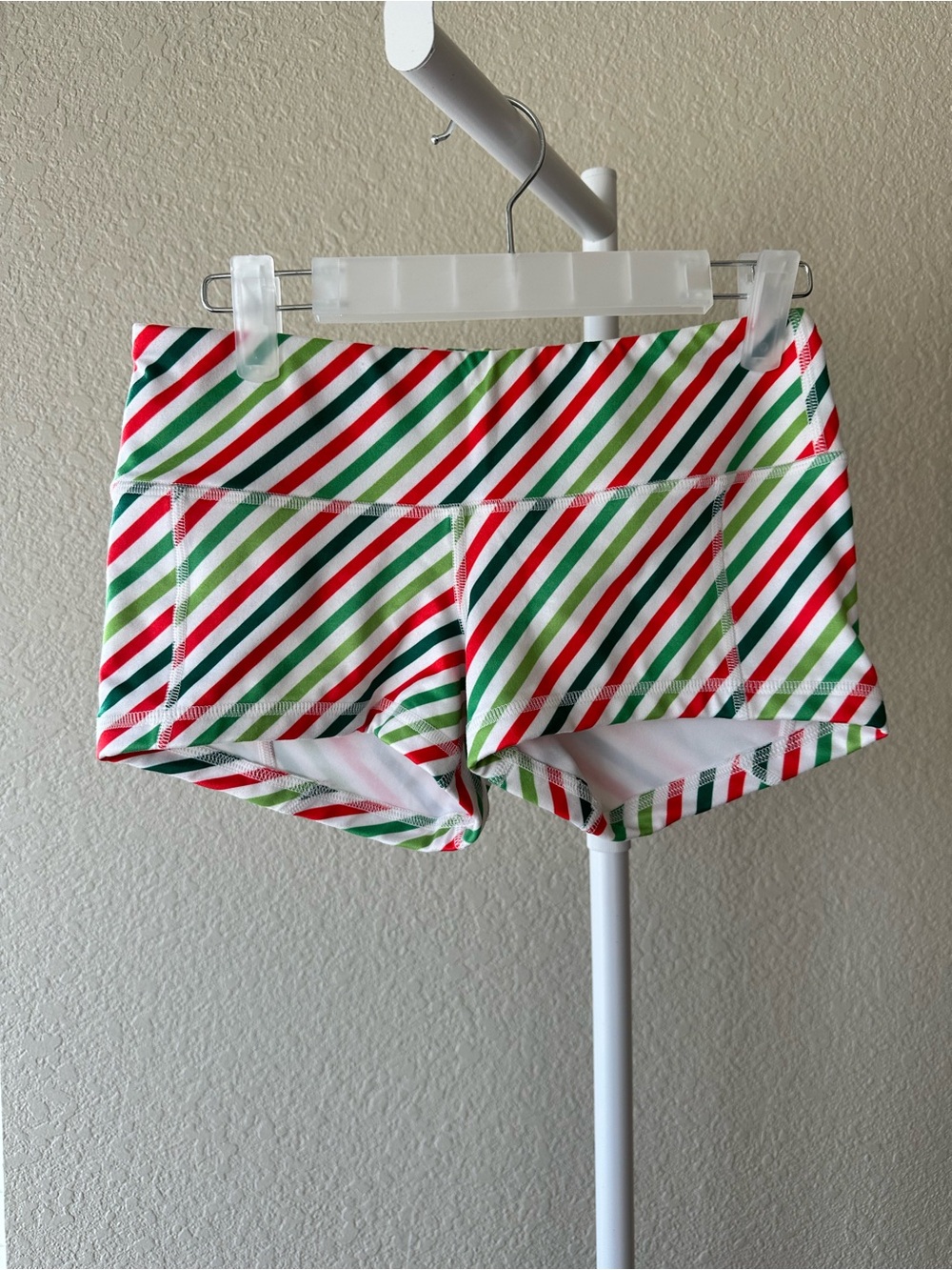 FLEO candy cane stripe low rise contour athletic crossfit workout shorts XS